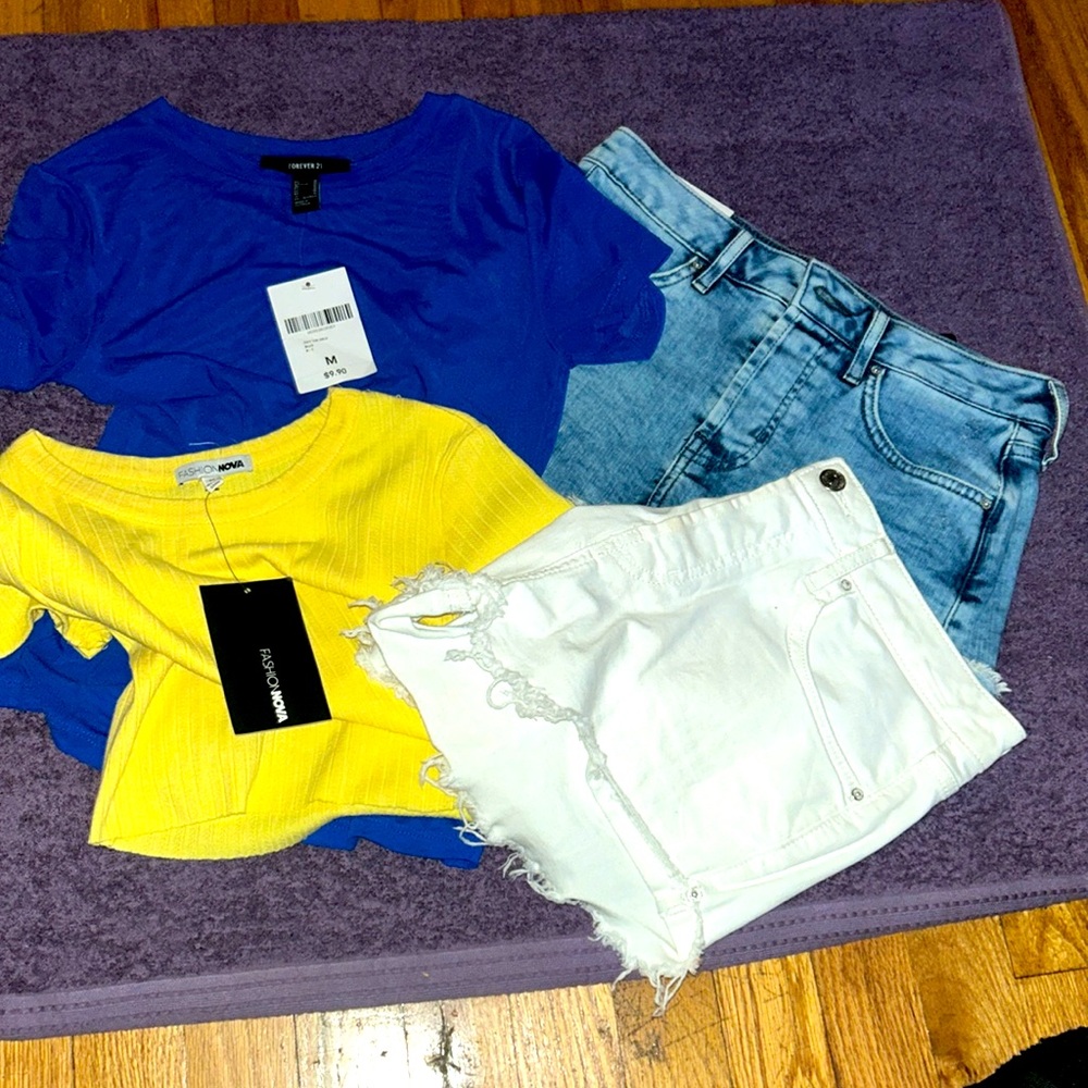 NWT 4pc bundle 2 shirts and 2 shorts all  for $45 size Medium and 26 & 27